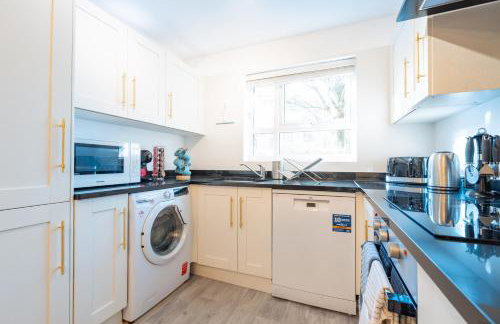 Cheerful 4-bedroom house with multiple car parking - Foto 6