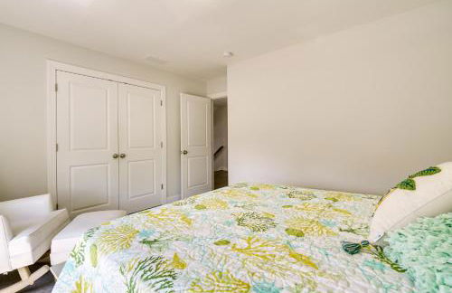 Sleek Long Branch Vacation Rental with Pool and Patio! - Foto 22