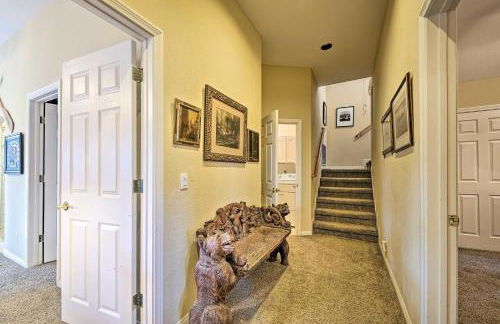 Wraparound Deck Woodland Cabin in Lake Arrowhead - Foto 16