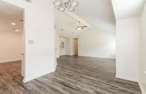 The Perfect Blend of Comfort and Style - Foto 8