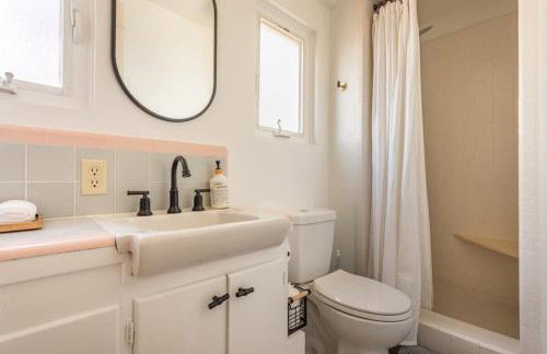 Charming 1920s Hermosa Bungalow Steps from The Strand - Foto 23