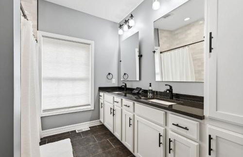 Village Townhouse Walk to Shops Garage - Foto 17