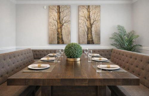 Spacious 5-Bedroom Retreat in Forest Park - Foto 16