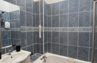 Cosy 2-Bed Flat in the Heart of Prestwich Village - Foto 11
