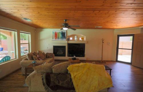 Home near Balloon Fiesta Park! - Photo 7