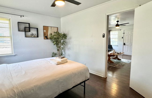 Beautiful Getaway Nears Asian Dist - Photo 35