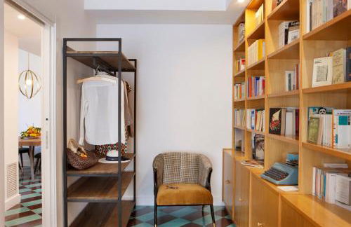 The Literary House - Photo 11