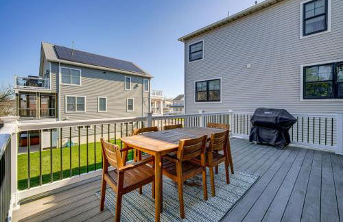 Close to Brigantine Beach Home with 2 Decks - Foto 2
