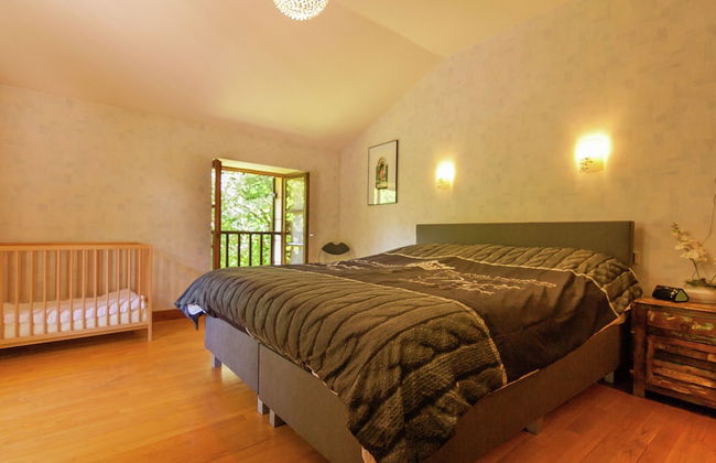 Spacious Farmhouse With Private Heated Pool in a Rustic Garden - Foto 14