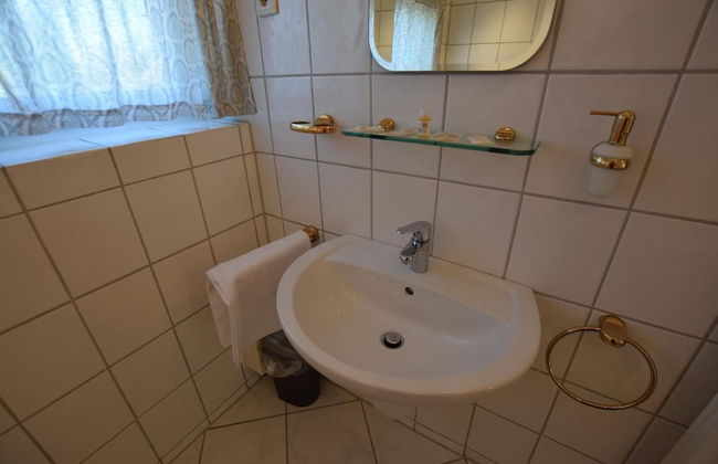 Tolstov-Hotels Generous 3 Room Apartment - Photo 41