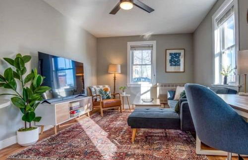 The Sunnyside Stay - Photo 1