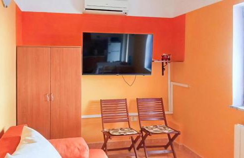 One-Bedroom Apartment In Vodnjan - Photo 2