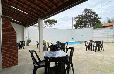 Casa Ampla com Piscina, Churrasqueira, Bilhar, Pebolim, Ping-Pong - Foto 6