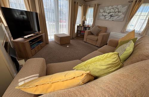 L60, Two bedroom caravan - California Cliffs, Parkdean Resort, Scratby - Sleeps 6, bed linen, towels plus Wi-Fi included - Sorry no pets - Foto 6