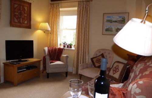 Corner House - Photo 8