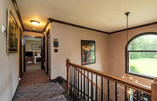 Peaceful Historic Villa with Hot Tub & Pool near Downtown Nashville, Tennessee - Photo 21