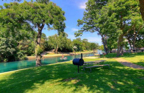 RRC A305 Riverpalooza On the Comal - Foto 29