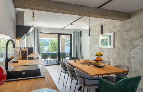 Seafront Villa Serenita - Photo 39