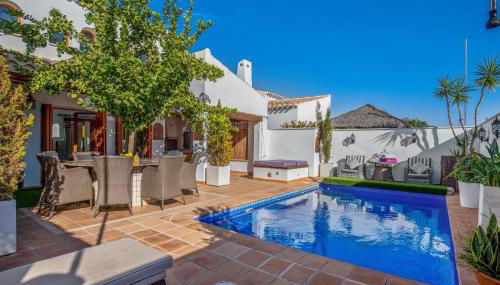 Luxurious Villa in Baños y Mendigo, Spain - Perfect for Families and Groups - Foto 3, furniture