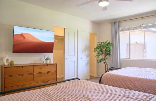 The Scott Getaway - Walkable to Old Town, remodeled space, outdoor pool! - Foto 17