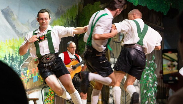 Entrada para espectáculos populares tiroleses en Innsbruck - Foto 4