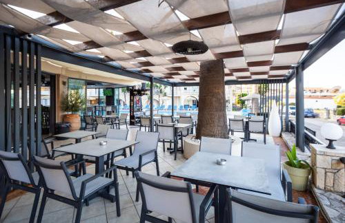 Vivian Hotel - Photo 42