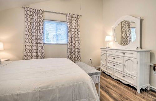 Waterfront Cottage with Private Beach and Deck! - Foto 12