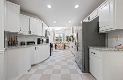 6BD 3BA Designer Oasis Sleeps 14 ATL Metro - Foto 13