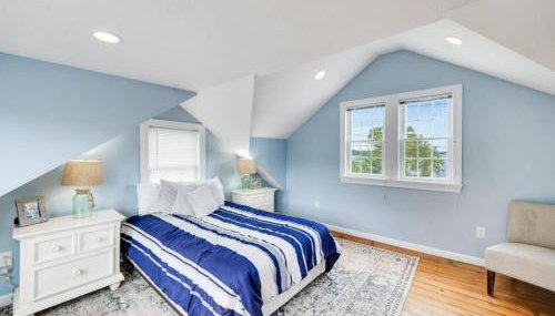 Family Lakeside Escape with Private Beach and Calm Waters - Foto 2