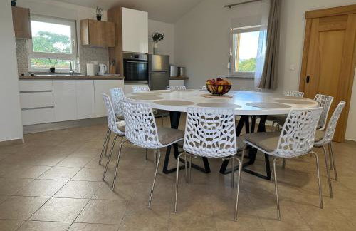 Villa Petra s bazenom, roštiljem i parkingom - Foto 47