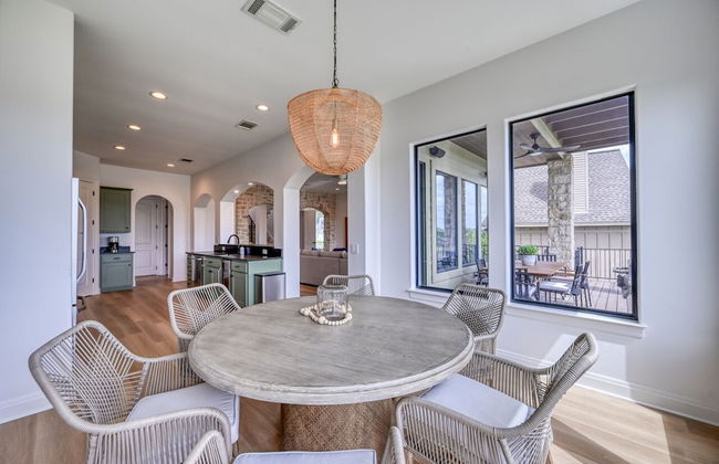 Luxury Lakefront Home-private Dock - Dipping Pool! - Foto 33