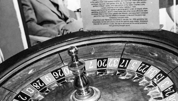 Havana Mafia + Casino Tour - Photo 5, An old roulette table