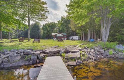 Peaceful Lakefront Cabin Getaway Dock, Fire Pit! - Foto 24