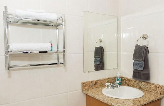 New Kingston Guest Apt at Fairway - Foto 16