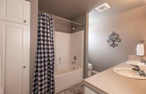 Prime Location The Village Green Room Desk - Foto 3