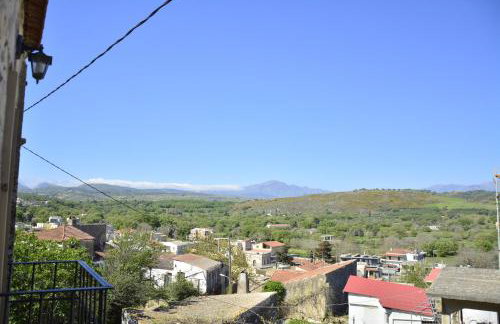Roukouneli Traditional Stone House - Terrace & BBQ - Foto 3