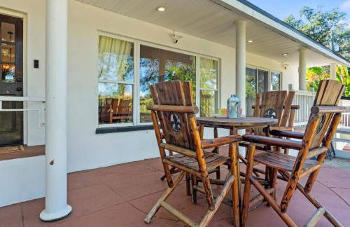 Hideout on the Hillsborough is a Gorgeous Renovated 3BR Pet Friendly Home on the Hillsborough River located in the North End of Seminole Heights - Foto 38