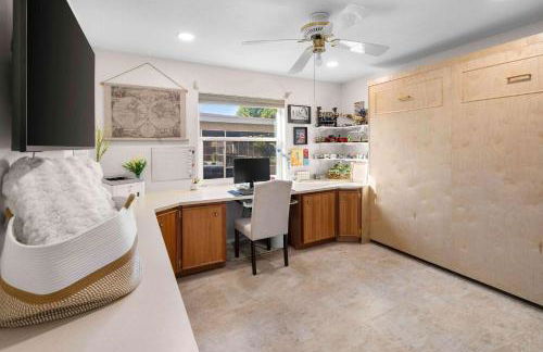 Plantation Pool Home with Hot Tub Sleeps 10 - Foto 14