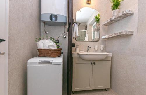Split Eye Apartment - Photo 15