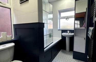 Newly Renovated 2-Bed Home - Foto 11