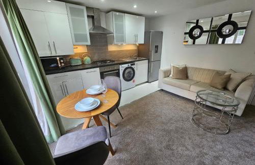 StayZen Apartments - Private Garden & Free Parking Ground Floor Central Woking - Business & Leisure - Photo 26