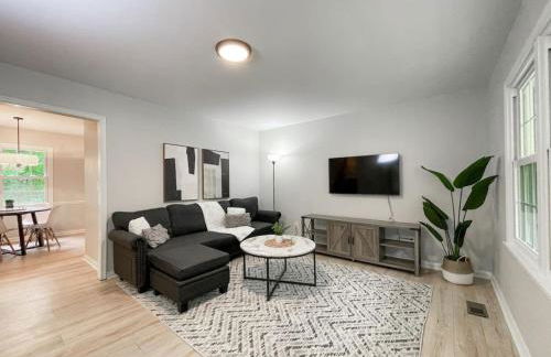 Fenced-In 3 BR Swingset, Carport, North Raleigh - Foto 5