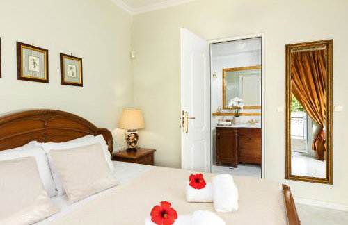 Renko Royal Villa - Private Infinity Pool & Garden - Athens Riviera - Foto 26