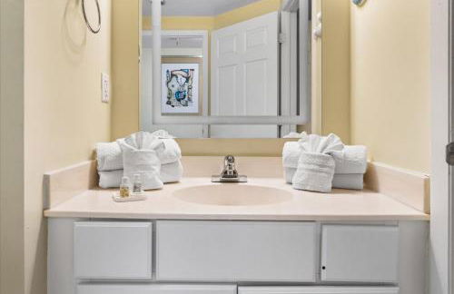 Serene Oceanfront Getaway 1BR with Private Balcony at Wyndham Oceanwalk - Foto 14