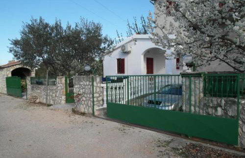 One Bedroom apartment with Terrace - Photo 18