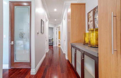 Regal 4 bed with hot tub close to Universal sleeps 15 - Foto 16