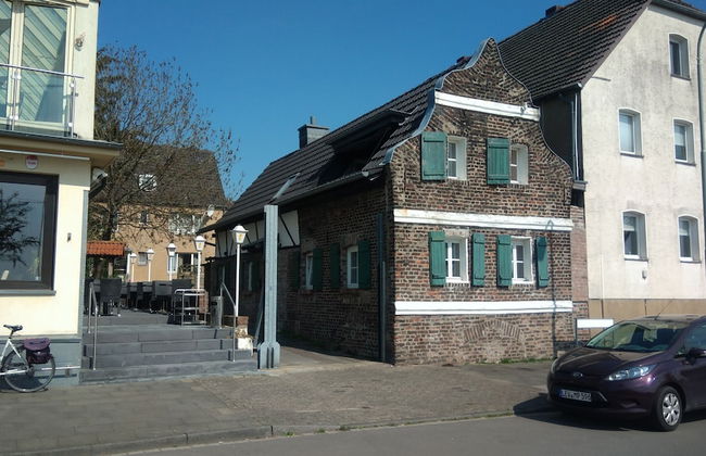 Rheinufer Lodge - Foto 1