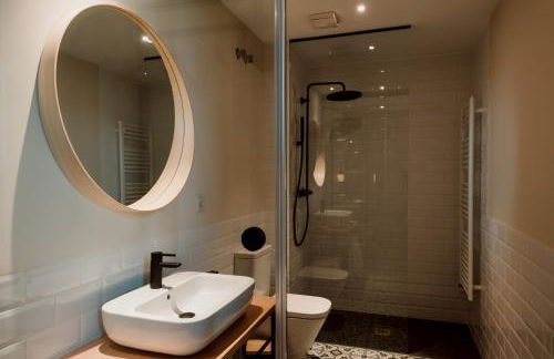 Boutique Palacio Condes de Cirac - Photo 97