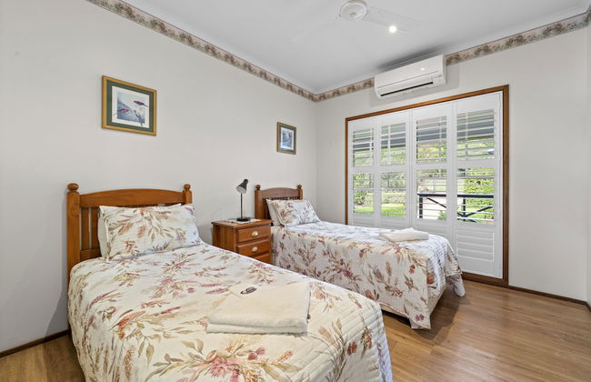 Birds 'n' Bloom Cottages - Photo 13