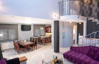 Dana's Luxury Maisonette - Photo 73